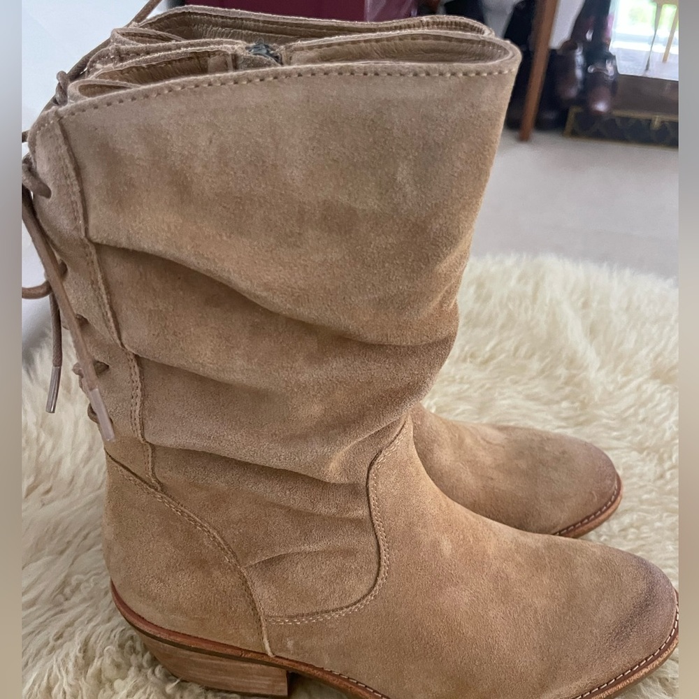 Sooft boot in size 9, tan
